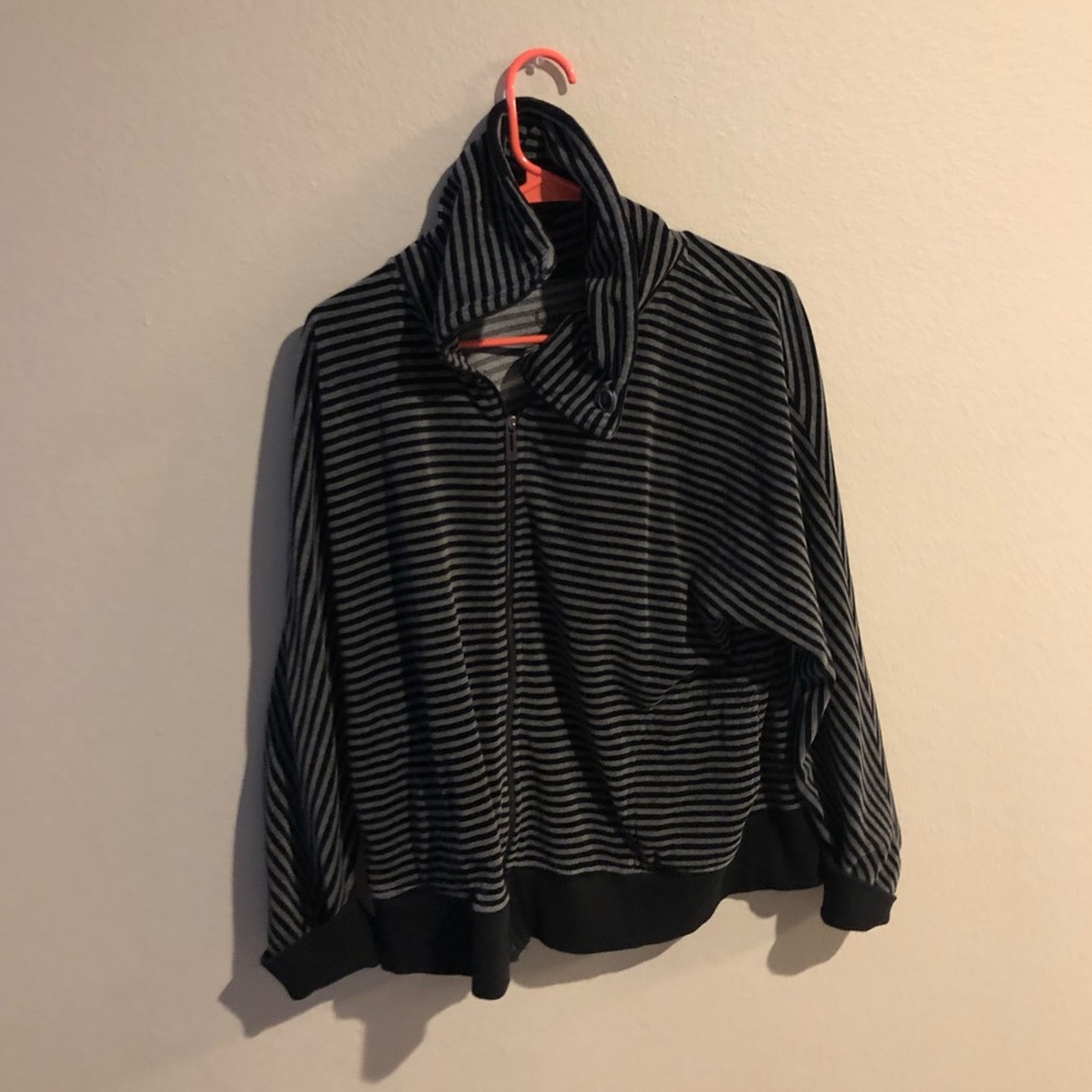 zip up hoodie